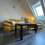 شقة V Podkrovi Maly Pariz