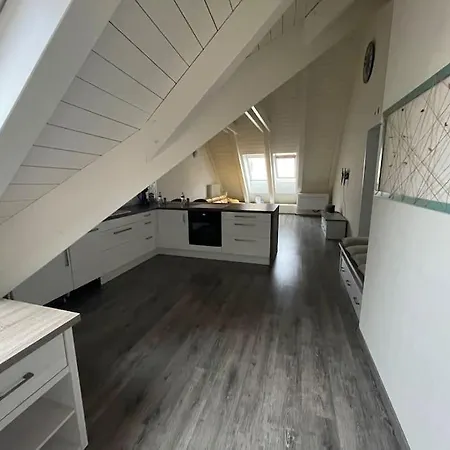 V Podkrovi Maly Pariz * Trnava