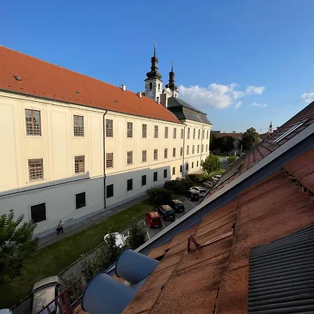 V Podkrovi Maly Pariz Trnava