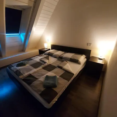 V Podkrovi Maly Pariz Trnava